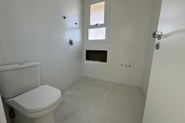 Apartamento &agrave; venda - 130m&sup2; - Meia Praia