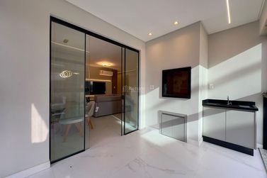 Apartamento &agrave; venda - 124m&sup2; - Meia Praia