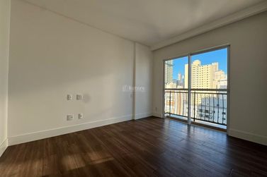 Apartamento &agrave; venda - 123m&sup2; - Centro