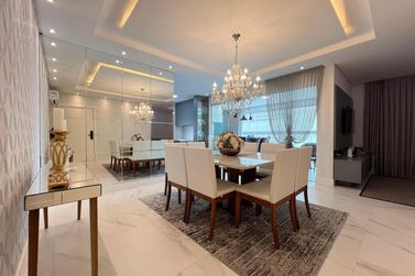 Apartamento &agrave; venda - 142m&sup2; - Meia Praia