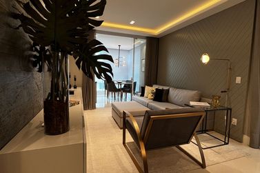 Apartamento &agrave; venda - 148m&sup2; - Meia Praia