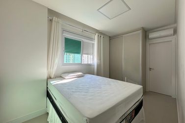 Apartamento &agrave; venda - 163m&sup2; - Meia Praia