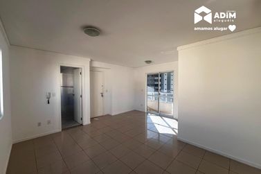 Apartamento para alugar - 83m&sup2; - Centro