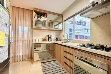 Apartamento &agrave; venda - 121m&sup2; - Meia Praia
