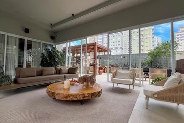 Apartamento &agrave; venda - 160m&sup2; - Meia Praia