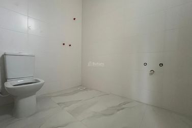 Apartamento &agrave; venda - 125m&sup2; - Meia Praia