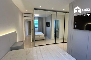Apartamento para alugar - 121m&sup2; - Meia Praia