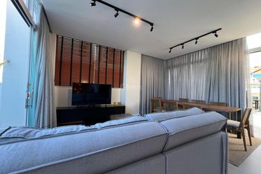 Apartamento &agrave; venda - 260m&sup2; - Meia Praia