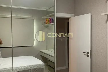 Apartamento &agrave; venda - 140m&sup2; - Meia Praia