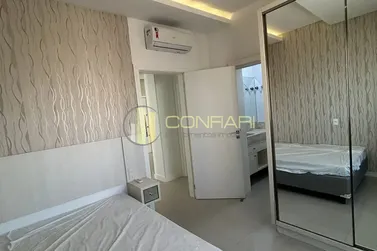 Apartamento &agrave; venda - 131m&sup2; - Meia Praia