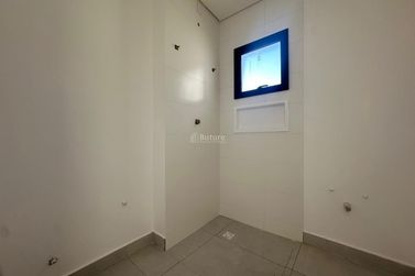Apartamento &agrave; venda - 95m&sup2; - Meia Praia