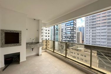 Apartamento &agrave; venda - 119m&sup2; - Meia Praia