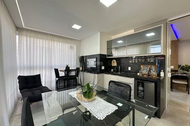 Apartamento &agrave; venda - 140m&sup2; - Meia Praia