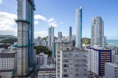Apartamento &agrave; venda - 177m&sup2; - Centro