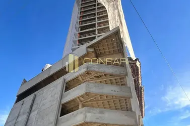 Apartamento &agrave; venda - 145m&sup2; - CENTRO