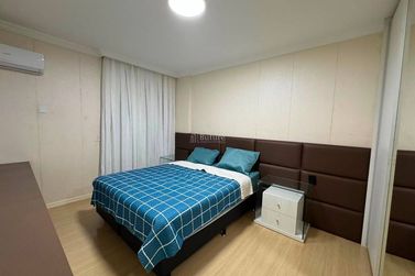 Apartamento &agrave; venda - 213m&sup2; - Meia Praia
