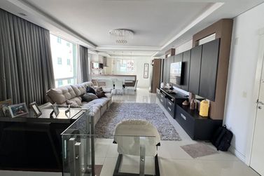 Apartamento &agrave; venda - 226m&sup2; - Meia Praia