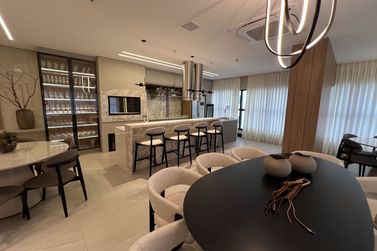 Apartamento &agrave; venda - 206m&sup2; - Meia Praia