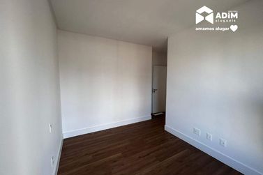 Apartamento para alugar - 125m&sup2; - Meia Praia