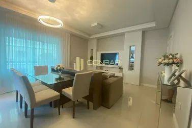 Apartamento &agrave; venda - 127m&sup2; - Meia Praia