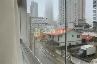 Apartamento para alugar - 95m&sup2; - Meia Praia