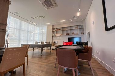 Apartamento &agrave; venda - 197m&sup2; - Meia Praia