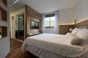 Apartamento &agrave; venda - 198m&sup2; - Meia Praia
