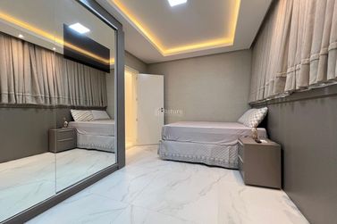Apartamento &agrave; venda - 142m&sup2; - Meia Praia