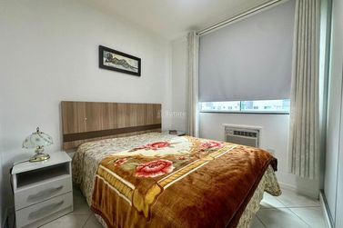 Apartamento &agrave; venda - 107m&sup2; - Meia Praia