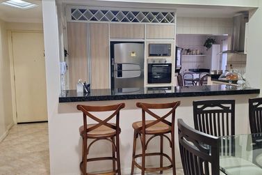 Apartamento &agrave; venda - 214m&sup2; - Meia Praia