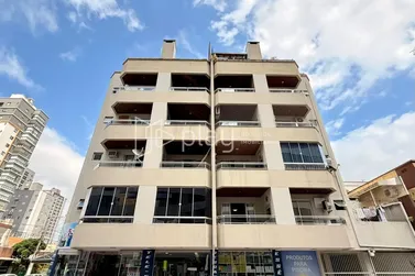 Apartamento &agrave; venda - 77m&sup2; - Meia Praia