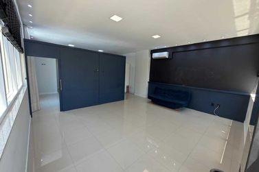 Sala Comercial &agrave; venda - 60m&sup2; - Meia Praia