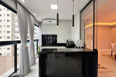 Apartamento &agrave; venda - 165m&sup2; - Meia Praia