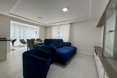 Apartamento &agrave; venda - 110m&sup2; - Meia Praia