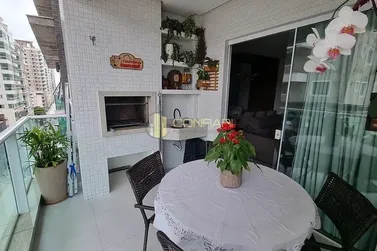 Apartamento &agrave; venda - 120m&sup2; - Meia Praia