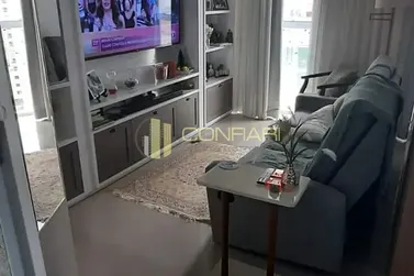Apartamento &agrave; venda - 123m&sup2; - Meia Praia
