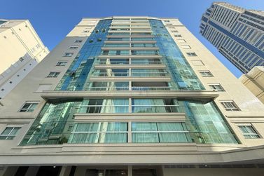 Apartamento &agrave; venda - 281m&sup2; - Meia Praia