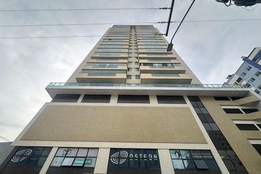 Apartamento &agrave; venda - 208m&sup2; - Meia Praia