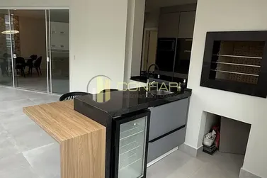 Apartamento &agrave; venda - 188m&sup2; - Meia Praia