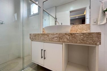 Apartamento &agrave; venda - 166m&sup2; - Meia Praia