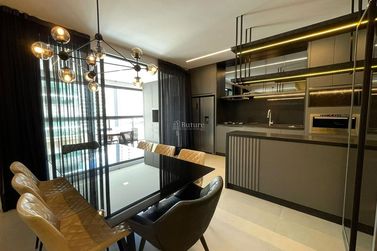 Apartamento &agrave; venda - 135m&sup2; - Meia Praia