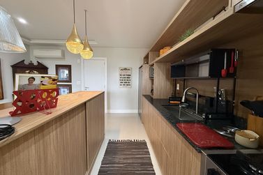 Apartamento &agrave; venda - 98000m&sup2; - Meia Praia