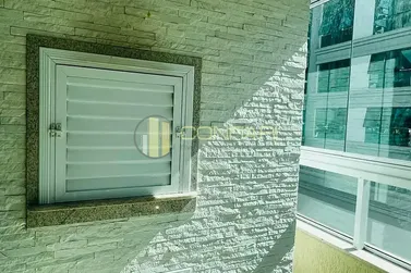 Apartamento &agrave; venda - 117m&sup2; - Meia praia