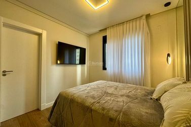 Apartamento &agrave; venda - 127m&sup2; - Meia Praia