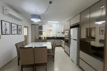 Apartamento para alugar - 110m&sup2; - Meia Praia