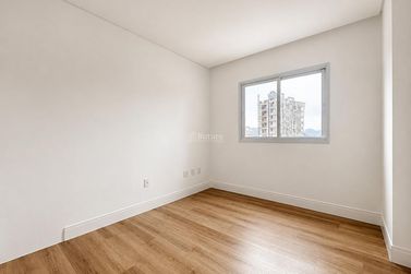 Apartamento &agrave; venda - 130m&sup2; - Centro