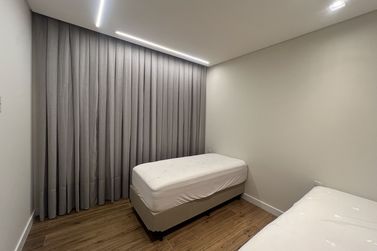 Apartamento &agrave; venda - 134m&sup2; - Meia Praia
