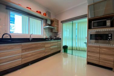 Apartamento &agrave; venda - 143m&sup2; - Meia Praia