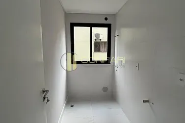 Apartamento &agrave; venda - 101m&sup2; - Meia Praia