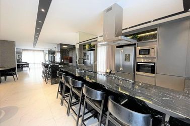 Apartamento &agrave; venda - 95m&sup2; - Meia Praia